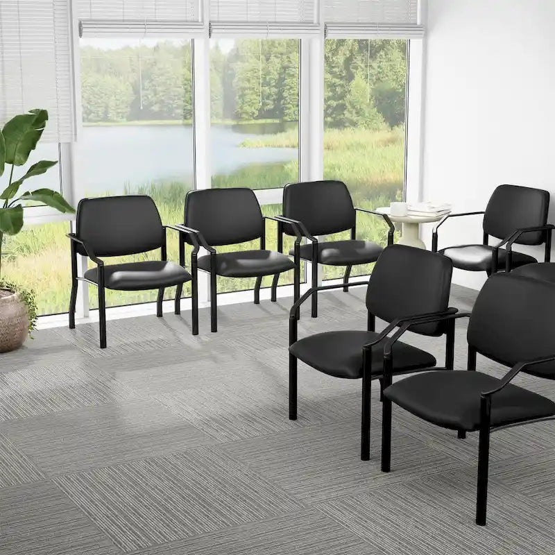 Chaise d'appoint à dossier mi-haut en vinyle antimicrobien avec cadre en acier, usage intensif
