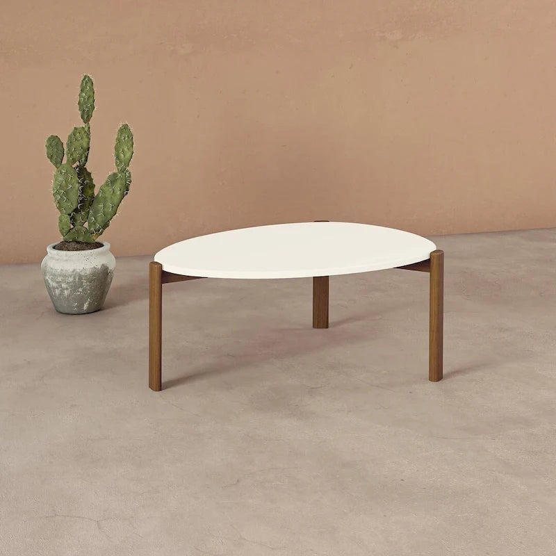 Table basse ovale et triangulaire Mid-Century Modern avec pieds en bois d'eucalyptus